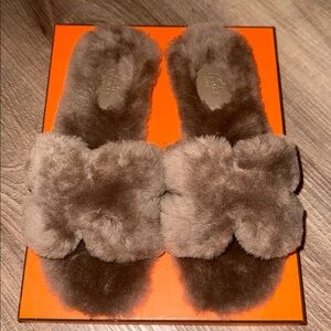 🤎 💯 AUTH NEW HERMES ETOUPE SHEEP FUR ORANGE SANDALS 38 🤎